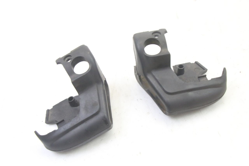 photo de OSŁONA KIEROWNICY APRILIA SCARABEO GT TOURING 125 (1999 - 2005) - Zoom stanu zużycia