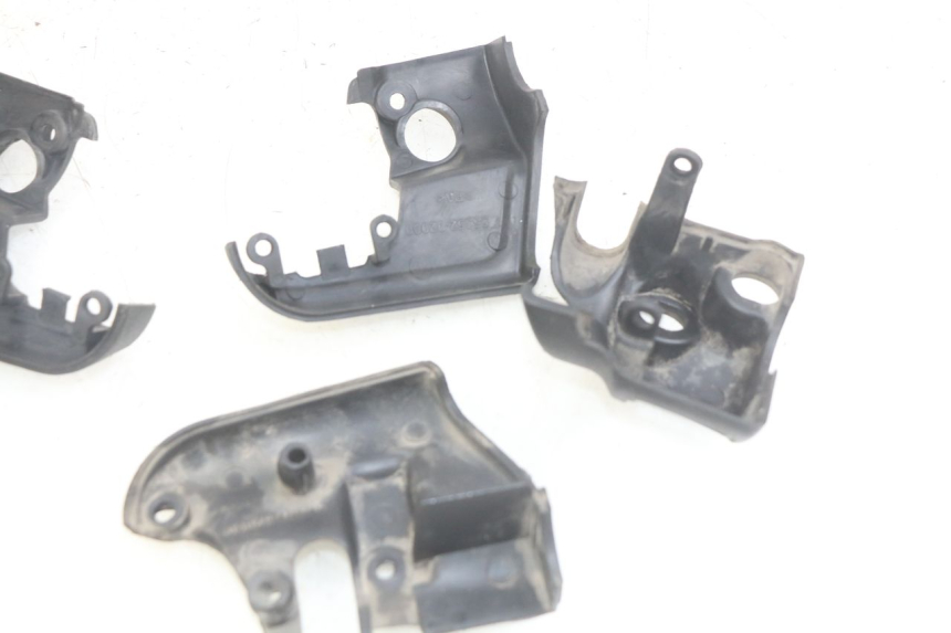 photo de OSŁONA KIEROWNICY APRILIA SCARABEO LIGHT 125 (2007 - 2011) - Inny kąt widzenia