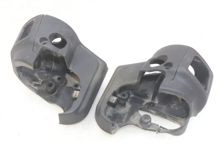 photo de OSŁONA KIEROWNICY APRILIA SCARABEO LIGHT 125 (2007 - 2011) - Zbliżenie techniczne