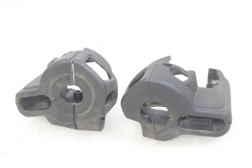 photo de OSŁONA KIEROWNICY APRILIA SCARABEO LIGHT 125 (2007 - 2011) - Punkty mocowania