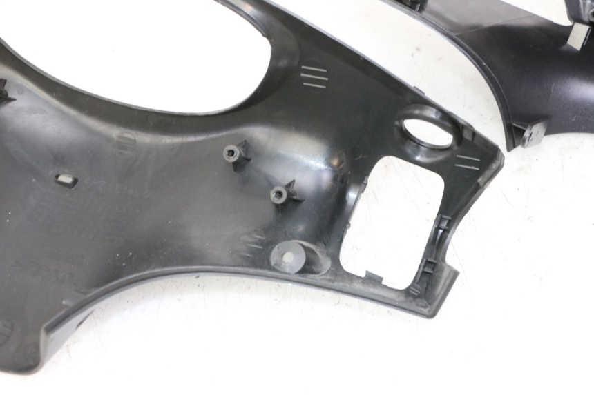 photo de OSŁONA KIEROWNICY MBK WAAP 125 (2008 - 2013) - Struktura - zbliżenie