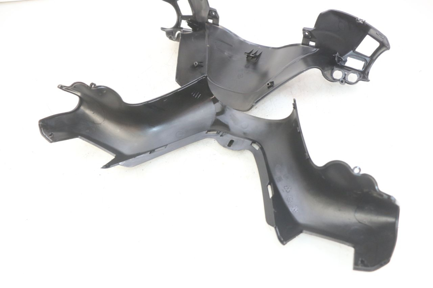 photo de OSŁONA KIEROWNICY PIAGGIO XEVO - X EVO 125 (2007 - 2017) - Szczegóły charakterystyczne