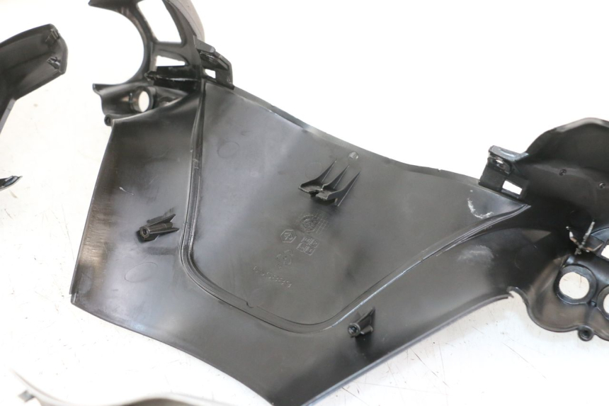 photo de OSŁONA KIEROWNICY PIAGGIO XEVO - X EVO 125 (2007 - 2017) - Zbliżenie komponentów