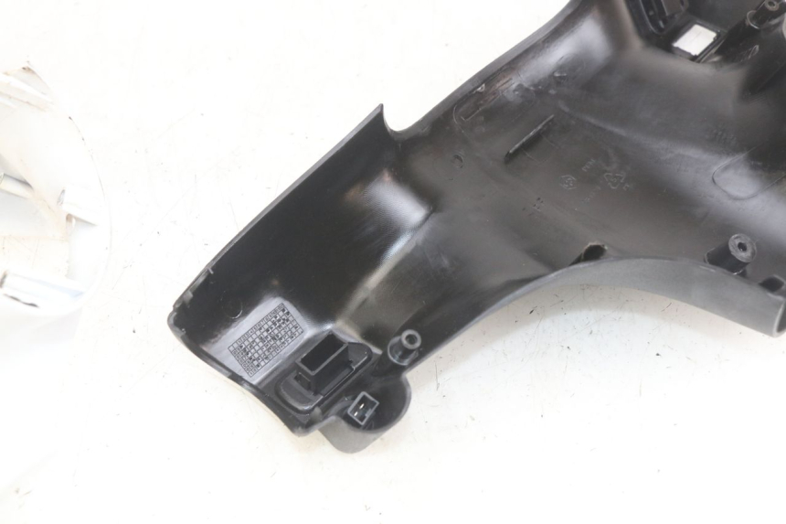 photo de OSŁONA KIEROWNICY PIAGGIO ZIP 2T 50 (2009 - 2019) - Szczegóły charakterystyczne