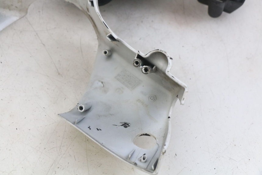 photo de OSŁONA KIEROWNICY PIAGGIO ZIP 2T 50 (2009 - 2019) - Struktura - zbliżenie