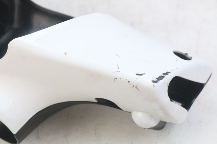 photo de OSŁONA KIEROWNICY PIAGGIO ZIP 2T 50 (2009 - 2019) - Zoom stanu zużycia