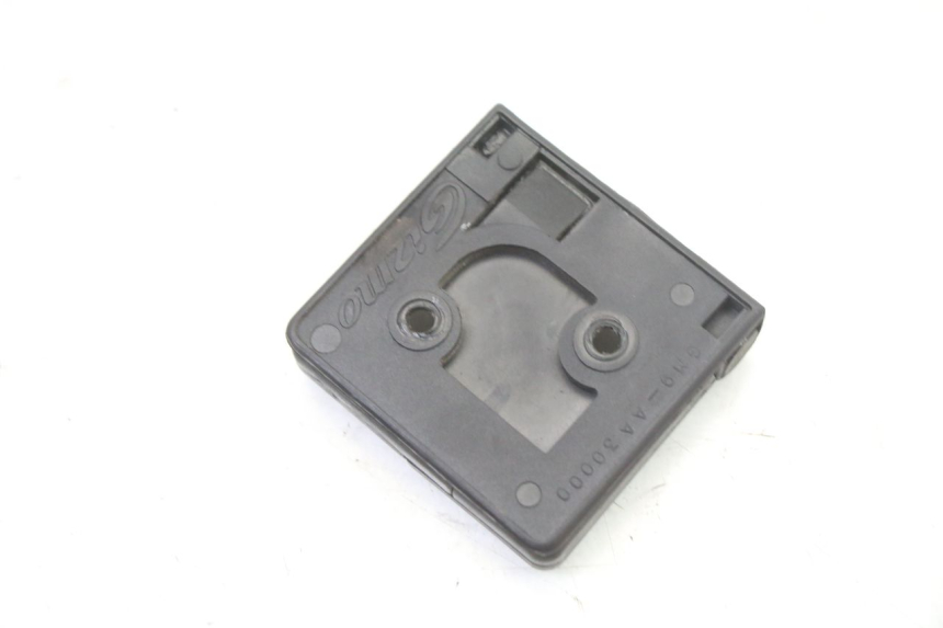 photo de HAK TORBY PEUGEOT SATELIS COMPRESSOR K15 125 (2006 - 2009) - Zbliżenie techniczne