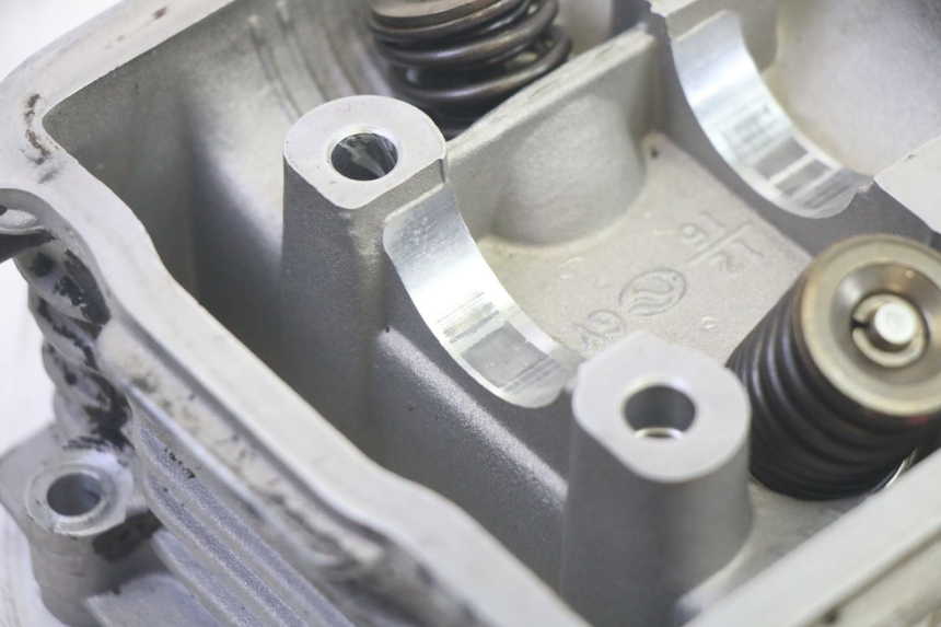 photo de GŁOWICA SILNIKA KYMCO AGILITY 16+ 4T 50 (2018 - 2023) - Szczegóły charakterystyczne