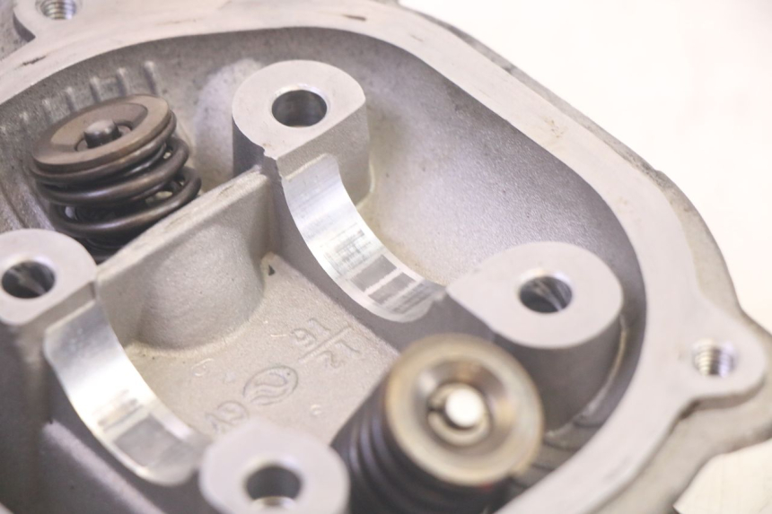 photo de GŁOWICA SILNIKA KYMCO AGILITY 16+ 4T 50 (2018 - 2023) - Zbliżenie komponentów