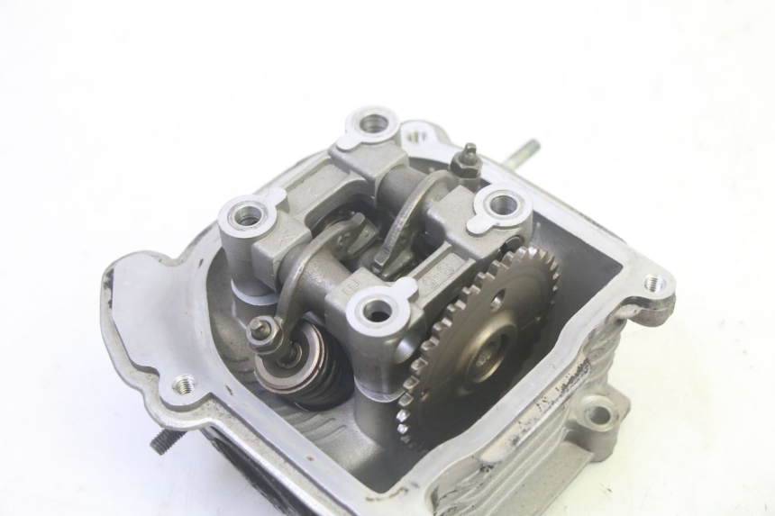 photo de GŁOWICA SILNIKA KYMCO AGILITY 16+ 4T 50 (2018 - 2023) - Zoom stanu zużycia