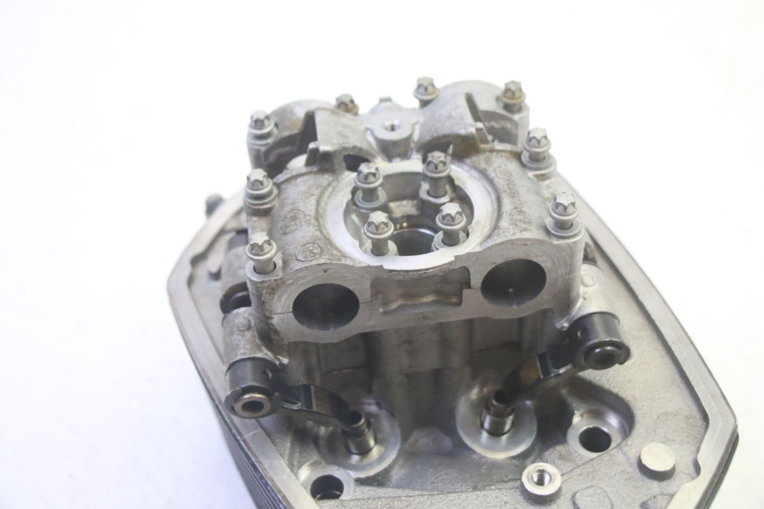 photo de GŁOWICA TYLNA BMW R RT ABS 1200 (2010 - 2014) - Szczegóły charakterystyczne