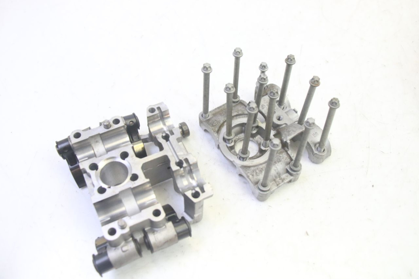 photo de GŁOWICA TYLNA BMW R RT ABS 1200 (2010 - 2014) - Zbliżenie techniczne