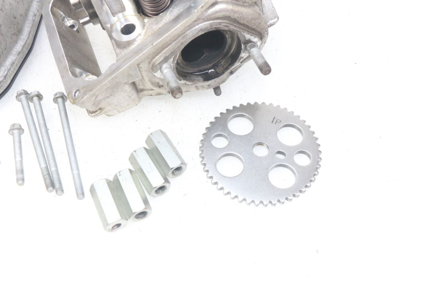 photo de GŁOWICA TYLNA APRILIA SRV 850 (2012 - 2017) - Widok z bliska