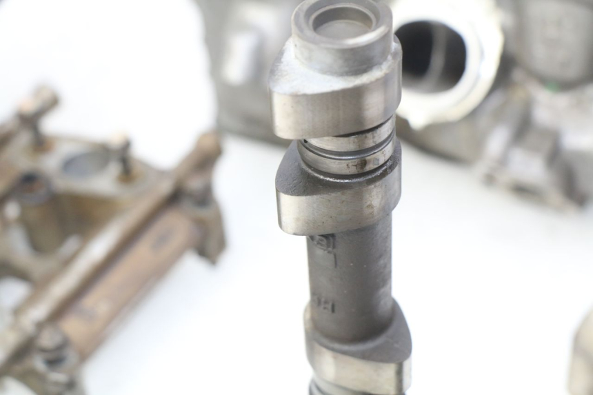 photo de GŁOWICA TYLNA HONDA VFR FI RC46 800 (1998 - 2001) - Struktura - zbliżenie