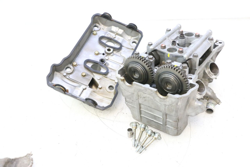 photo de GŁOWICA TYLNA HONDA VFR FI RC46 800 (1998 - 2001) - Oznaczenia i referencje