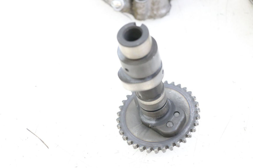 photo de GŁOWICA TYLNA SUZUKI VL INTRUDER 125 (2004 - 2007) - Szczegóły charakterystyczne