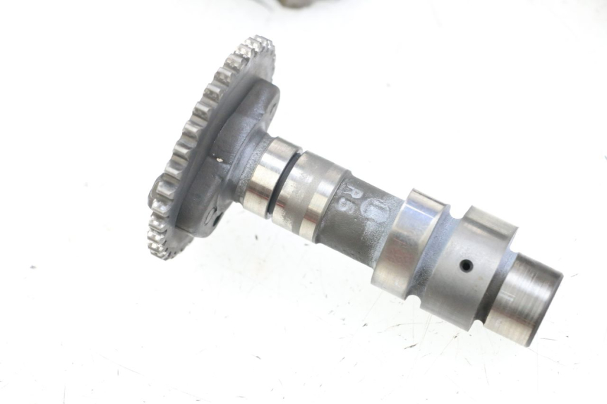 photo de GŁOWICA TYLNA SUZUKI VL INTRUDER 125 (2004 - 2007) - Zbliżenie komponentów