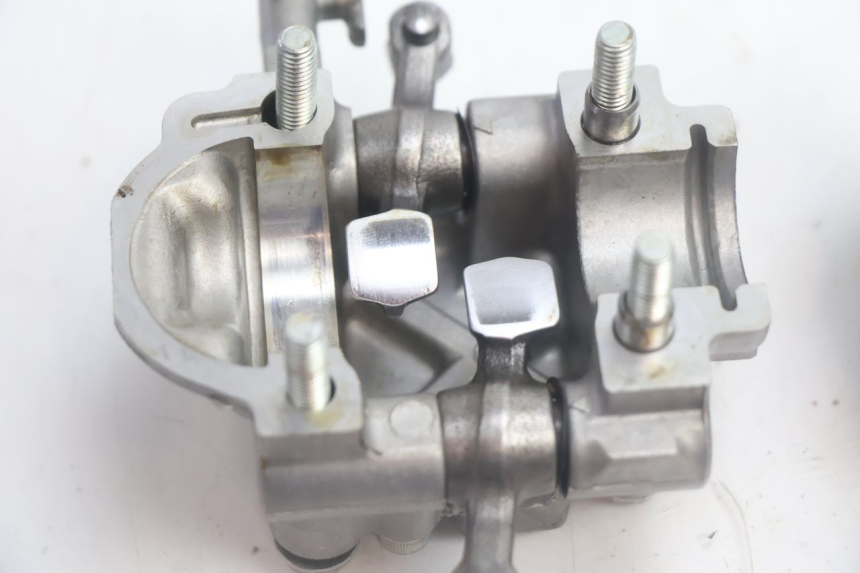 photo de GŁOWICA TYLNA HONDA XLV VARADERO 125 (2007 - 2012) - Inny kąt widzenia