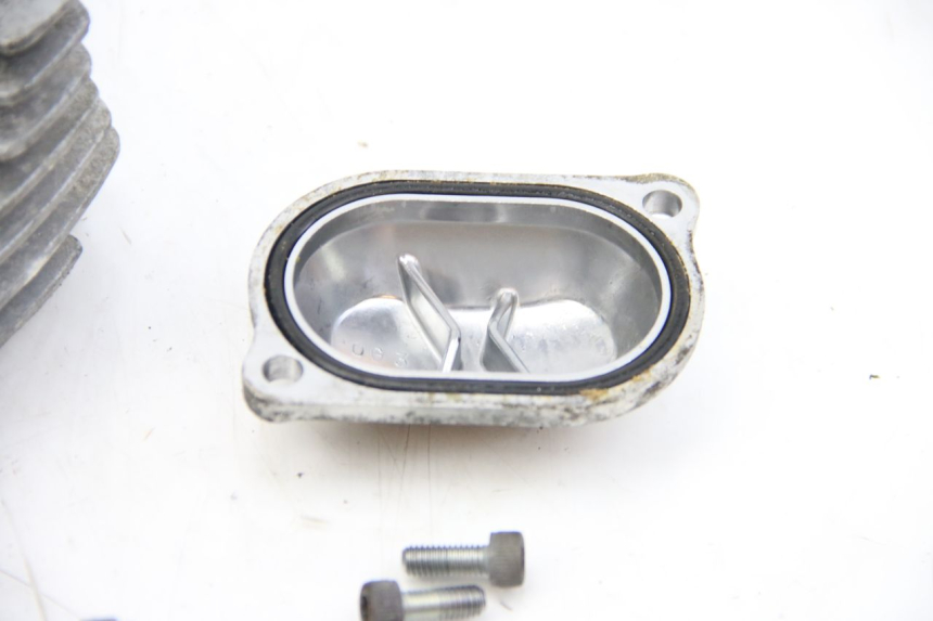 photo de GŁOWICA TYLNA YAMAHA XV VIRAGO 750 (1984 - 1998) - Zbliżenie techniczne