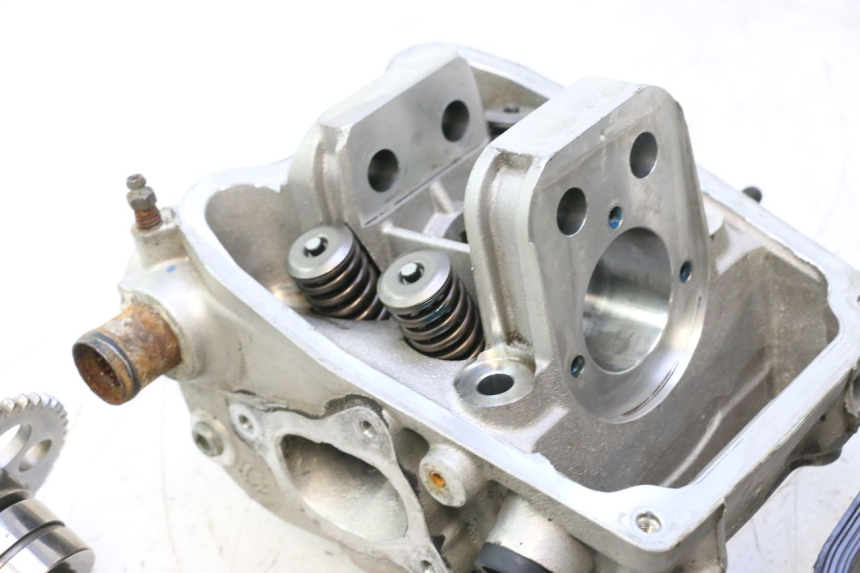photo de GŁOWICA CYLINDRÓW PRZEDNIA GILERA GP 800 (2007 - 2013) - Zoom stanu zużycia