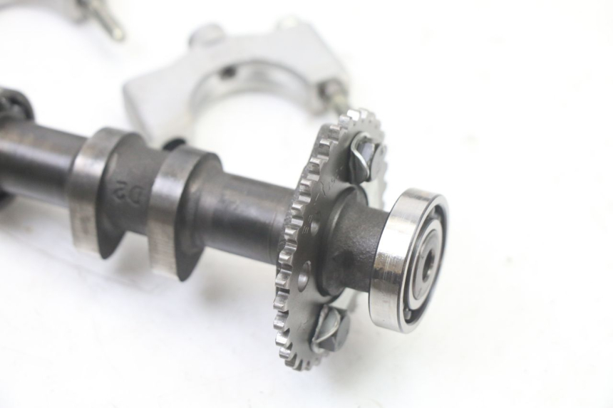 photo de GŁOWICA CYLINDRÓW PRZEDNIA HYOSUNG GTR 125 (2006 - 2008) - Zbliżenie techniczne