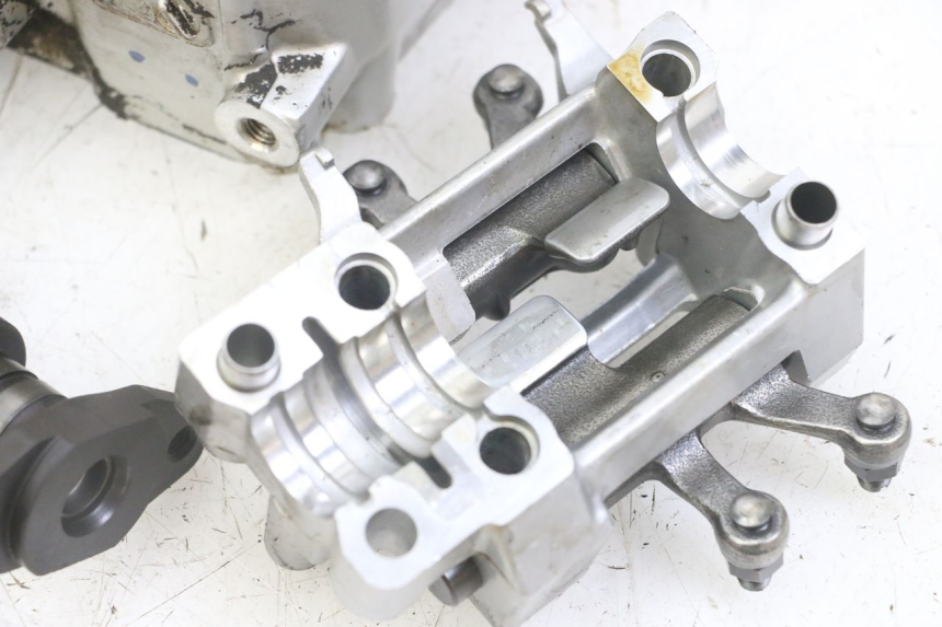 photo de GŁOWICA CYLINDRA PRZEDNIA HONDA NTV DEAUVILLE ABS 700 (2007 - 2016) - Widok ogólny