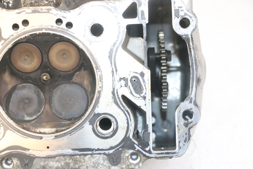 photo de GŁOWICA CYLINDRA PRZEDNIA HONDA NTV DEAUVILLE ABS 700 (2007 - 2016) - Zbliżenie techniczne