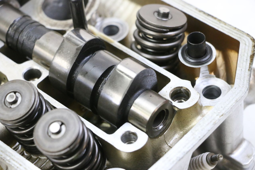 photo de GŁOWICA CYLINDRÓW PRZEDNIA HONDA NTV DEAUVILLE 650 (2001 - 2006) - Widok produktu