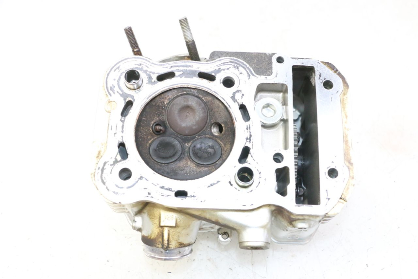 photo de GŁOWICA CYLINDRÓW PRZEDNIA HONDA NTV DEAUVILLE 650 (2001 - 2006) - Szczegóły charakterystyczne