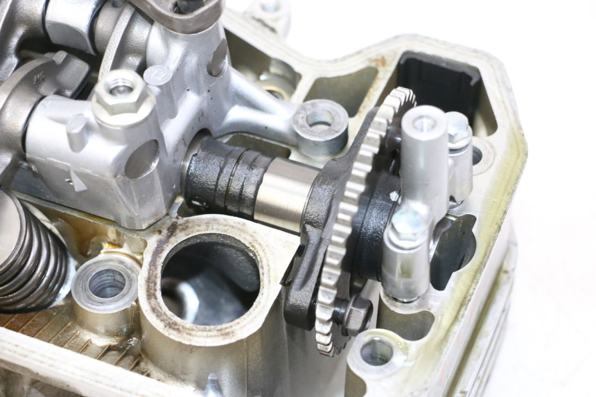 photo de GŁOWICA CYLINDRÓW PRZEDNIA HONDA NTV DEAUVILLE 650 (2001 - 2006) - Alternatywny kąt