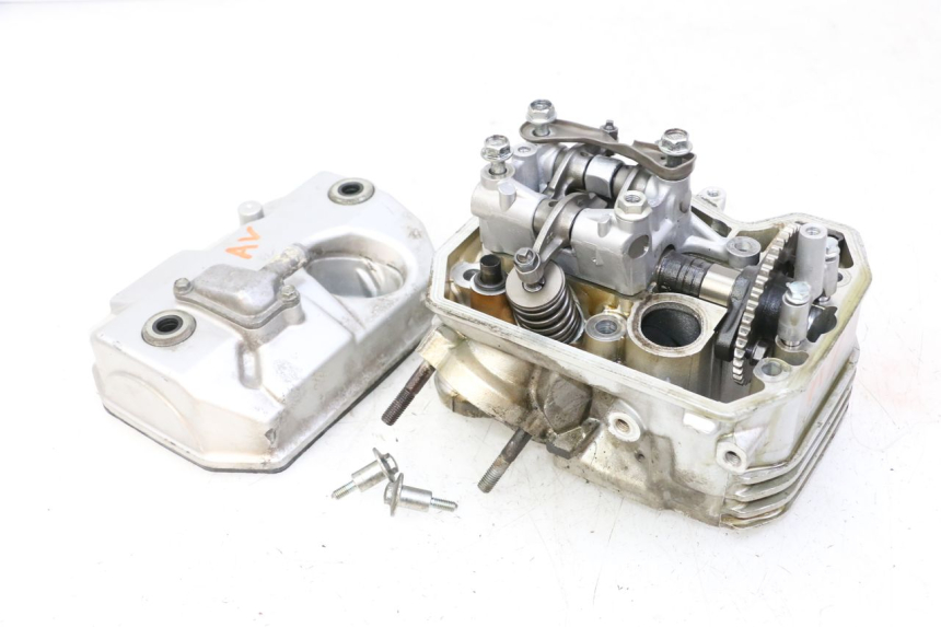 photo de GŁOWICA CYLINDRÓW PRZEDNIA HONDA NTV DEAUVILLE 650 (2001 - 2006) - Zoom jakości