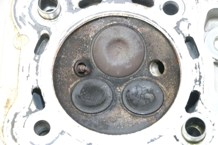 photo de GŁOWICA CYLINDRÓW PRZEDNIA HONDA NTV DEAUVILLE 650 (2001 - 2006) - Widok główny