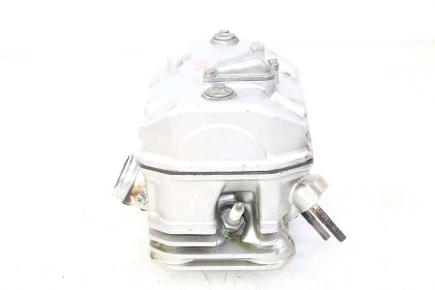 photo de GŁOWICA CYLINDRÓW PRZEDNIA HONDA NTV DEAUVILLE 650 (2001 - 2006) - Zbliżenie techniczne