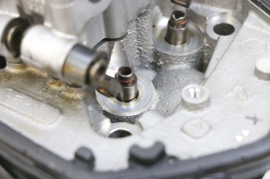 photo de GŁOWICA CYLINDRÓW PRZEDNIA BMW R RT ABS 1200 (2010 - 2014) - Zoom jakości