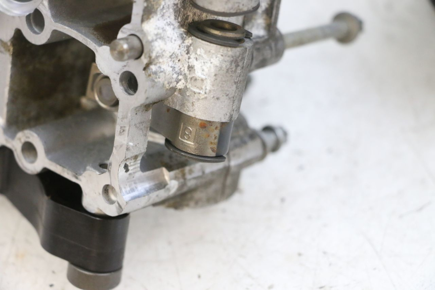 photo de GŁOWICA CYLINDRÓW PRZEDNIA BMW R RT ABS 1200 (2010 - 2014) - Zbliżenie techniczne