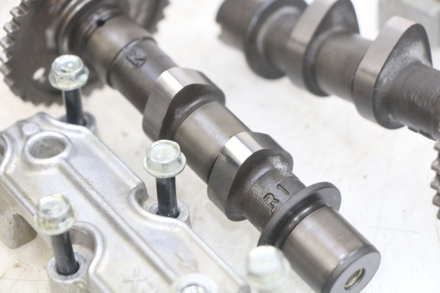 photo de GŁOWICA CYLINDRÓW PRZEDNIA SUZUKI SV N 650 (1999 - 2002) - Alternatywny kąt