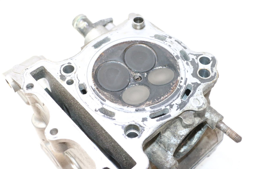 photo de GŁOWICA CYLINDRÓW PRZEDNIA SUZUKI SV S 650 (1999 - 2002) - Zbliżenie techniczne