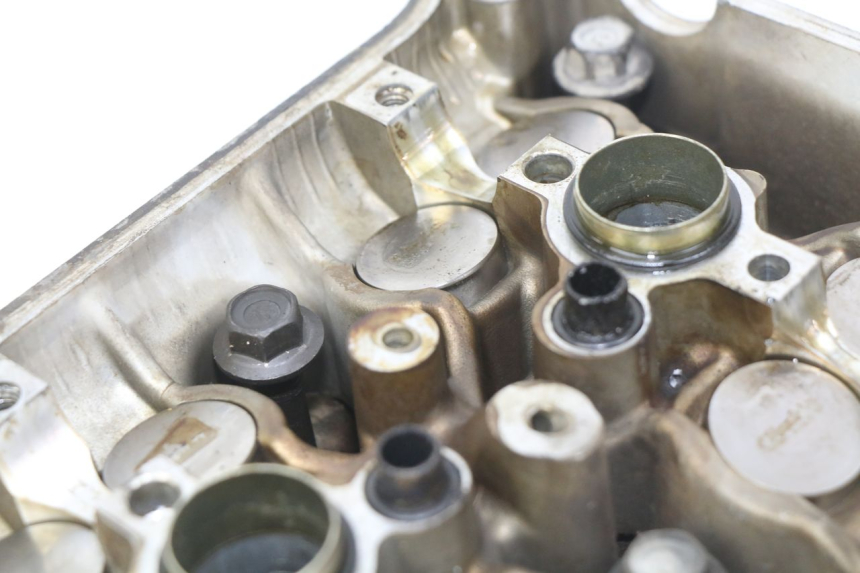 photo de GŁOWICA CYLINDRA PRZEDNIA HONDA VFR FI RC46 800 (1998 - 2001) - Szczegóły charakterystyczne