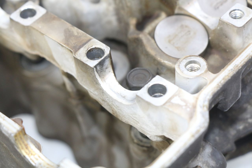 photo de GŁOWICA CYLINDRA PRZEDNIA HONDA VFR FI RC46 800 (1998 - 2001) - Widok z bliska