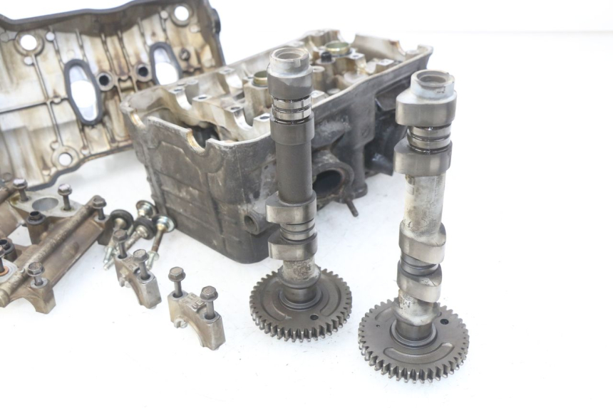 photo de GŁOWICA CYLINDRA PRZEDNIA HONDA VFR FI RC46 800 (1998 - 2001) - Część sprawdzona