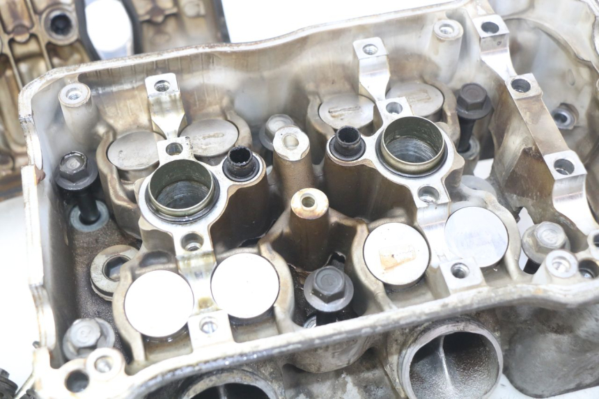 photo de GŁOWICA CYLINDRA PRZEDNIA HONDA VFR FI RC46 800 (1998 - 2001) - Oznaczenia i referencje