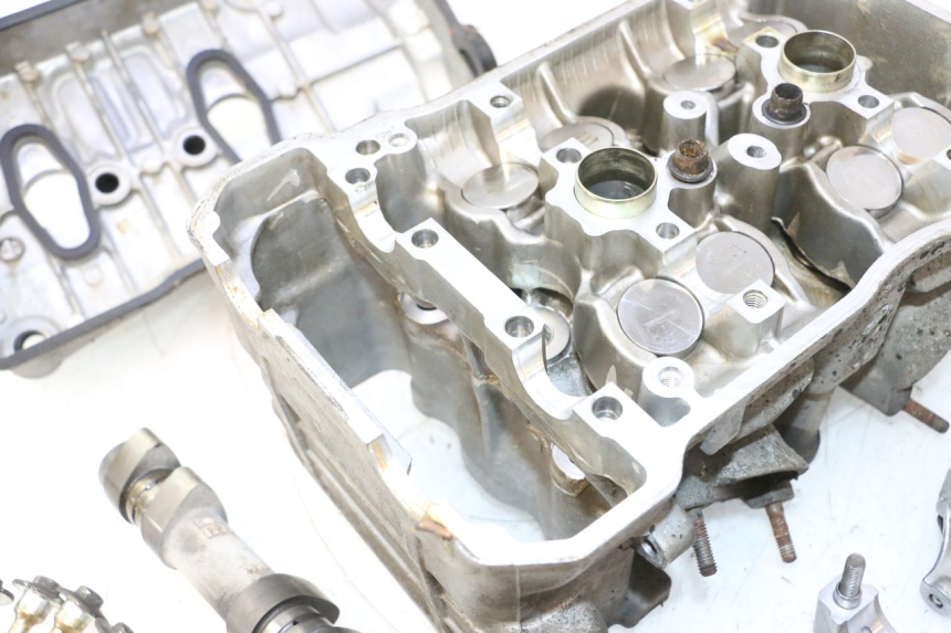 photo de GŁOWICA CYLINDRA PRZEDNIA HONDA VFR FI RC46 800 (1998 - 2001) - Oznaczenia i referencje
