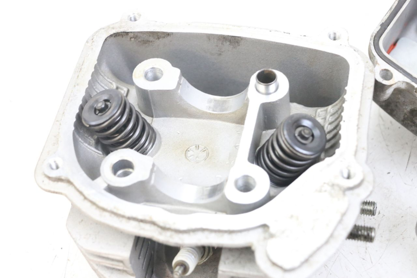 photo de GŁOWICA CYLINDRÓW JONWAY AZTRAL 125 (2008 - 2017) - Struktura - zbliżenie