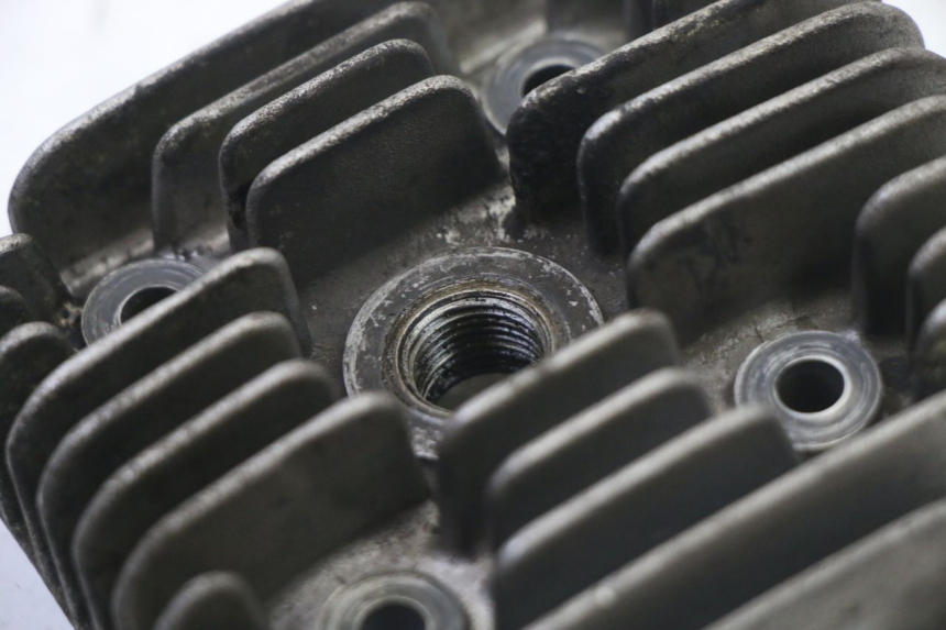 photo de GŁOWICA CYLINDRA MBK BOOSTER NEXT GENERATION 50 (1995 - 1998) - Inny kąt widzenia