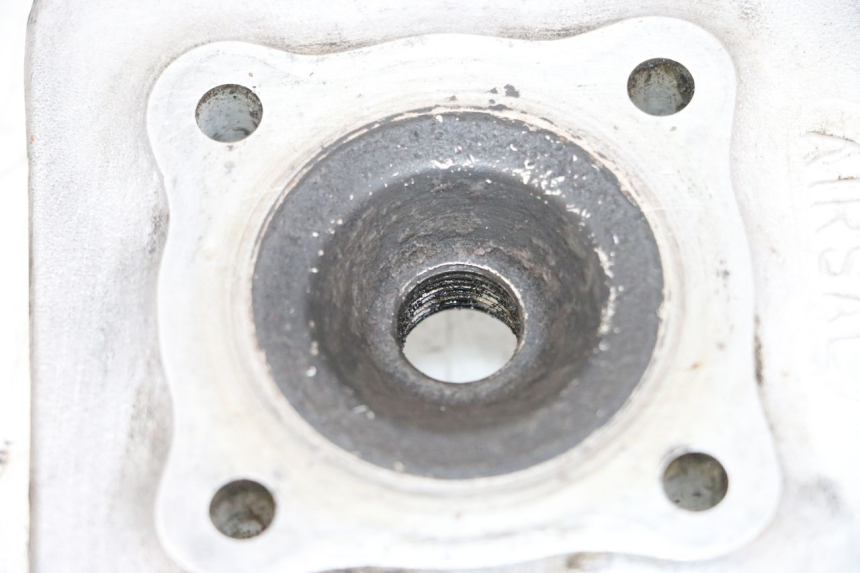 photo de GŁOWICA CYLINDRA MBK BOOSTER SPIRIT NAKED 50 (2004 - 2017) - Zbliżenie techniczne