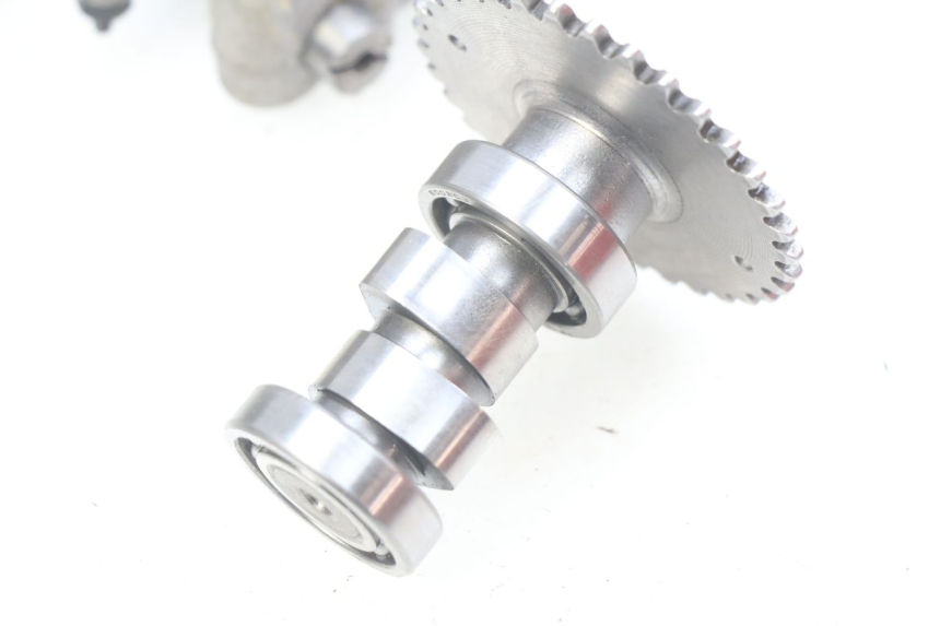 photo de GŁOWICA CYLINDRÓW BAOTIAN BT 50 QT-12 50 (2007 - 2009) - Zbliżenie komponentów