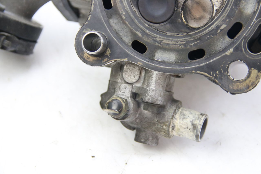 photo de GŁOWICA SILNIKA SUZUKI BURGMAN 125 (2007 - 2014) - Zbliżenie techniczne