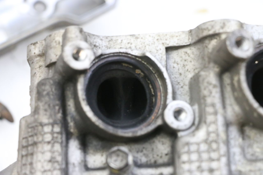 photo de GŁOWICA SILNIKA SUZUKI BURGMAN 650 (2013 - 2020) - Struktura - zbliżenie