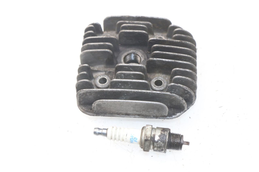 photo de GŁOWICA CYLINDRÓW YAMAHA BW'S 50 (1999 - 2003) - Zbliżenie techniczne