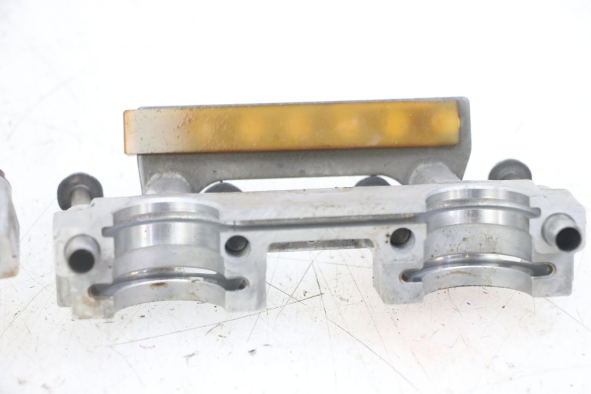 photo de GŁOWICA CYLINDRÓW HONDA CB R 1000 (2018 - 2023) - Zbliżenie techniczne